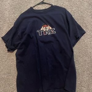 Navy 1998 “TAZ” Embroidered Patch shirt
Size XL - Looney Tunes